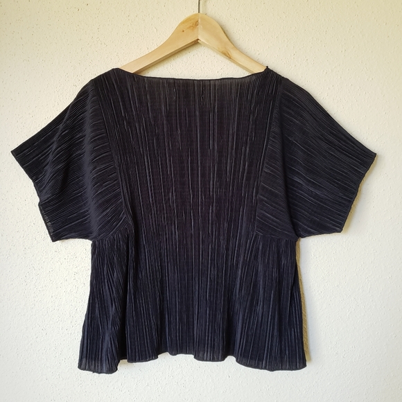 Madewell Texture and Thread Flowy Top in Black - Picture 4 of 6